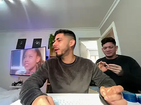 Chicos defiesta online show from 15, 1, 2025