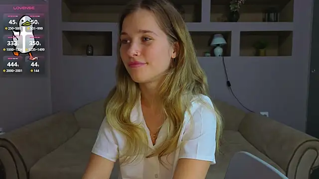 Snapshot of LinaCristonsen chatting on 26, 10, 2025 LinaCristonsen online show from 26, 10, 2025