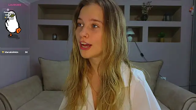 Snapshot of LinaCristonsen chatting on 30, 10, 2025 LinaCristonsen online show from 30, 10, 2025