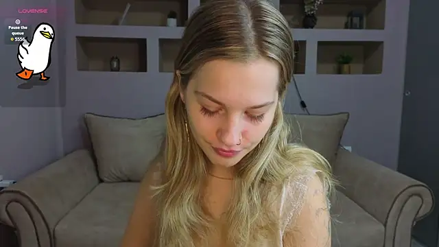 Snapshot of LinaCristonsen chatting on 16, 11, 2025 LinaCristonsen online show from 16, 11, 2025