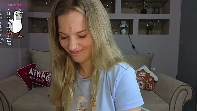 Snapshot of LinaCristonsen chatting on 28, 11, 2025 LinaCristonsen online show from 28, 11, 2025