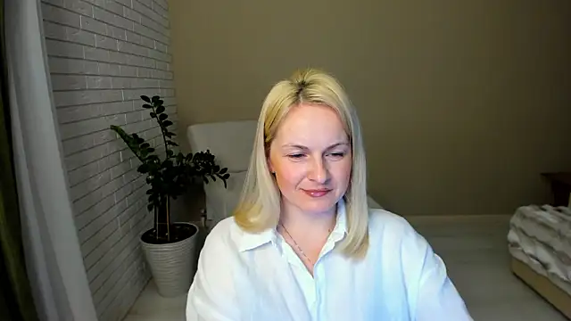 Alicee Gracee online show from 16, 2, 2026