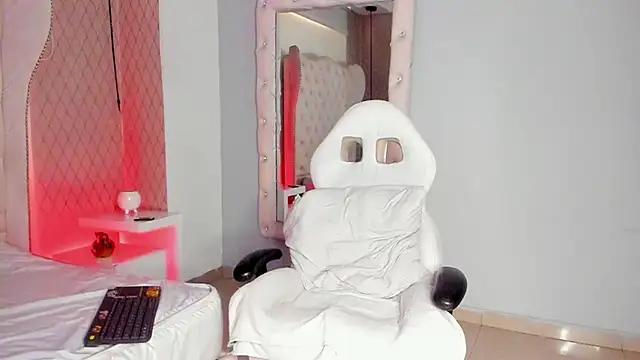 Lucii fer  online show from 19, 2, 2026