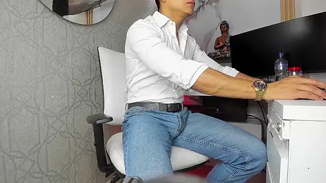 Snapshot of Lucii_fer_ chatting on 23, 5, 2026 Lucii fer online show from 23, 5, 2026