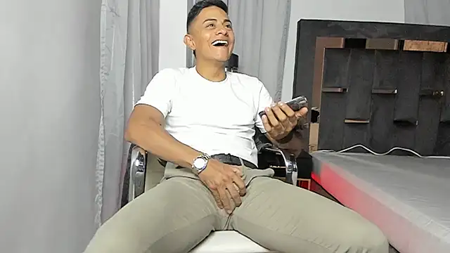 Snapshot of Lucii_fer_ chatting on 28, 7, 2026 Lucii fer online show from 28, 7, 2026