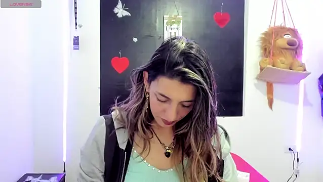 Snapshot of queen-natty chatting on 10, 1, 2025 queen-natty online show from 10, 1, 2025