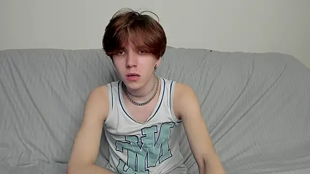 Snapshot of braxiboy chatting on 8, 12, 2024 braxiboy online show from 8, 12, 2024