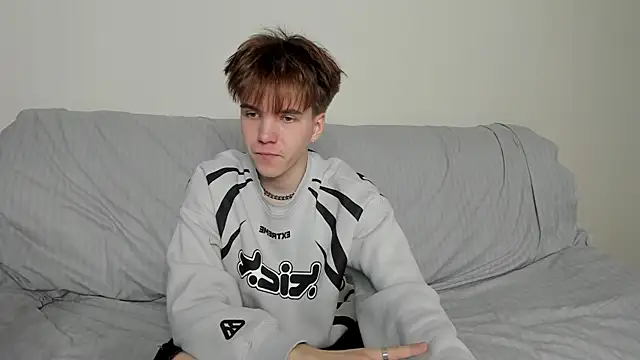 Snapshot of braxiboy chatting on 12, 12, 2024 braxiboy online show from 12, 12, 2024