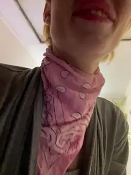 Snapshot of Kamila151 chatting on 2, 2, 2025 Kamila151 online show from 2, 2, 2025