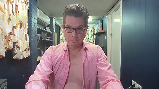 Snapshot of tilobinder chatting on 8, 11, 2025 tilobinder online show from 8, 11, 2025