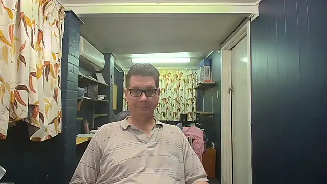 Snapshot of tilobinder chatting on 16, 11, 2025 tilobinder online show from 16, 11, 2025