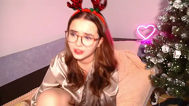 Snapshot of CutiePie3 chatting on 25, 12, 2024 CutiePie3 online show from 25, 12, 2024