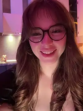 Snapshot of CutiePie3 chatting on 17, 12, 2025 CutiePie3 online show from 17, 12, 2025