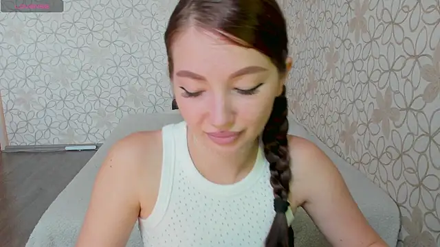 Lissa Cristal online show from 19, 7, 2026