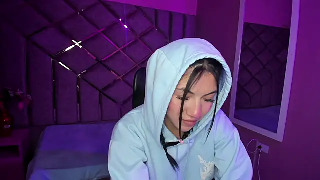 Poly Sasha  online show from 19, 10, 2025