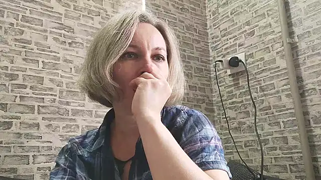 Snapshot of EdithManning chatting on 9, 1, 2025 EdithManning online show from 9, 1, 2025