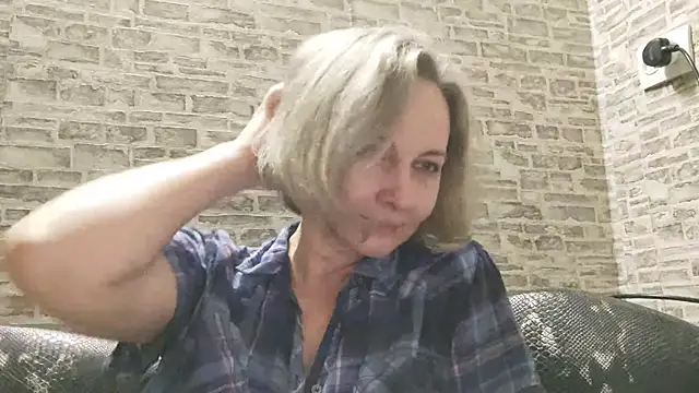 Snapshot of EdithManning chatting on 9, 1, 2025 EdithManning online show from 9, 1, 2025