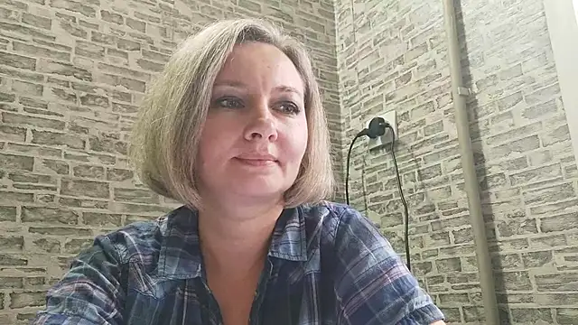 Snapshot of EdithManning chatting on 21, 1, 2025 EdithManning online show from 21, 1, 2025
