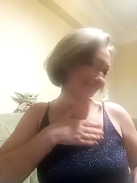 Snapshot of EdithManning chatting on 3, 2, 2025 EdithManning online show from 3, 2, 2025