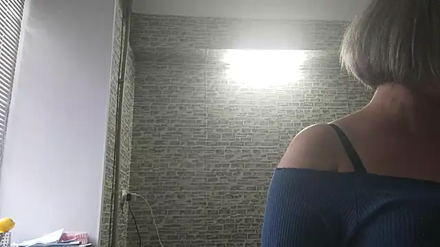 Snapshot of EdithManning chatting on 6, 2, 2025 EdithManning online show from 6, 2, 2025