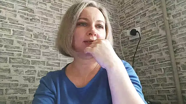 Snapshot of EdithManning chatting on 10, 2, 2025 EdithManning online show from 10, 2, 2025
