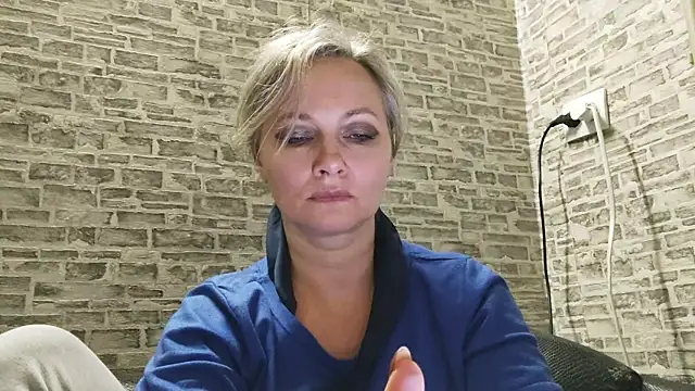 Snapshot of EdithManning chatting on 6, 3, 2025 EdithManning online show from 6, 3, 2025