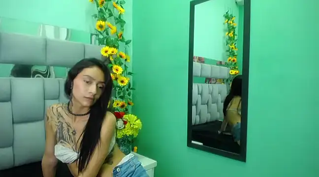 Miaa Thopmson online show from 1, 3, 2025