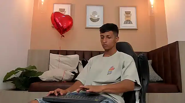 wolf james123 online show from 8, 2, 2025