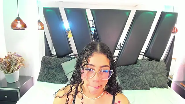 antonelllepiercee online show from 23, 11, 2025