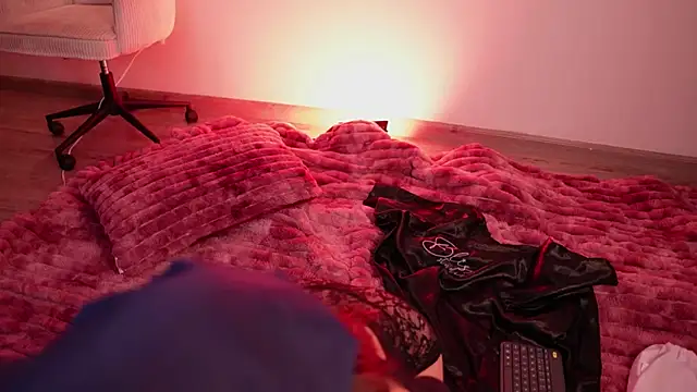 Megga Bluee online show from 25, 10, 2025