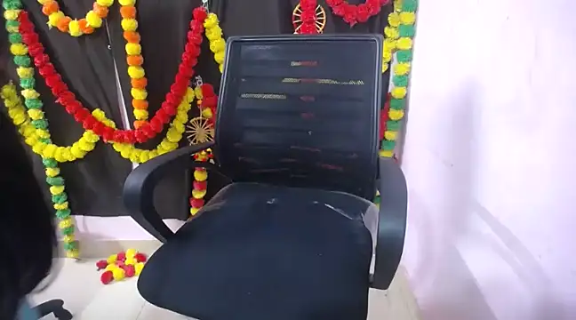 Snapshot of gulabo-Queen chatting on 9, 12, 2024 gulabo-Queen online show from 9, 12, 2024