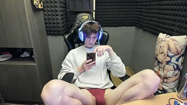 Snapshot of bambelbye chatting on 8, 12, 2024 bambelbye online show from 8, 12, 2024