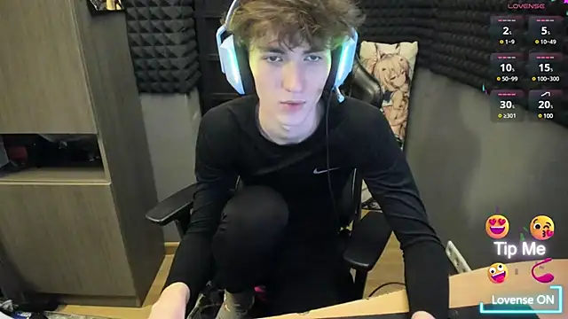 Snapshot of bambelbye chatting on 11, 12, 2024 bambelbye online show from 11, 12, 2024