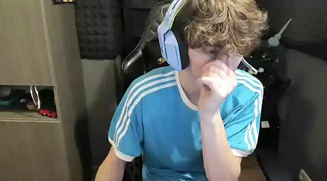 Snapshot of bambelbye chatting on 10, 1, 2025 bambelbye online show from 10, 1, 2025