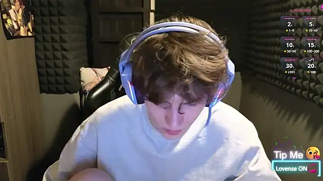 Snapshot of bambelbye chatting on 15, 2, 2025 bambelbye online show from 15, 2, 2025