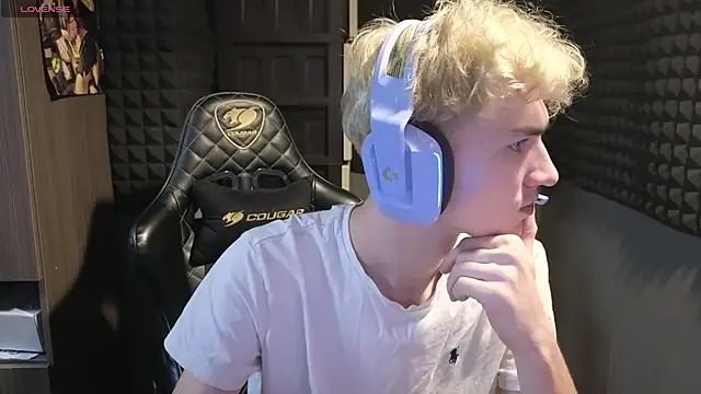 Snapshot of bambelbye chatting on 30, 11, 2025 bambelbye online show from 30, 11, 2025