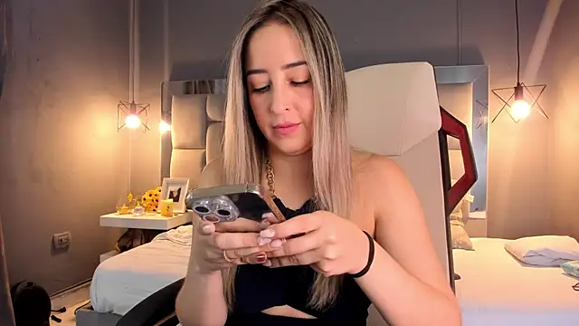 AliceSteel12 online show from 5, 12, 2024