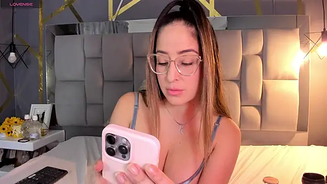 AliceSteel12 online show from 1, 10, 2025