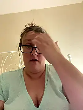 Snapshot of Foxy_Evie40XO chatting on 2, 12, 2024 Foxy Evie40XO online show from 2, 12, 2024