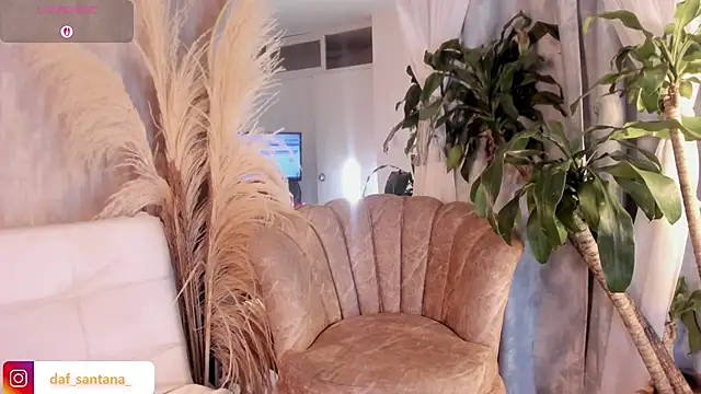 maddy cooper  online show from 30, 10, 2025