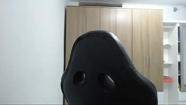 Snapshot of RoxanaLove9 chatting on 3, 6, 2026 RoxanaLove9 online show from 3, 6, 2026