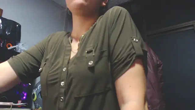 Lucianaferro  online show from 1, 11, 2025