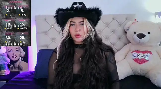 Snapshot of EmberEyes_999 chatting on 12, 3, 2025 EmberEyes 999 online show from 12, 3, 2025