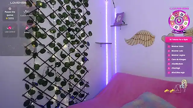 Snapshot of EmberEyes_999 chatting on 16, 9, 2025 EmberEyes 999 online show from 16, 9, 2025