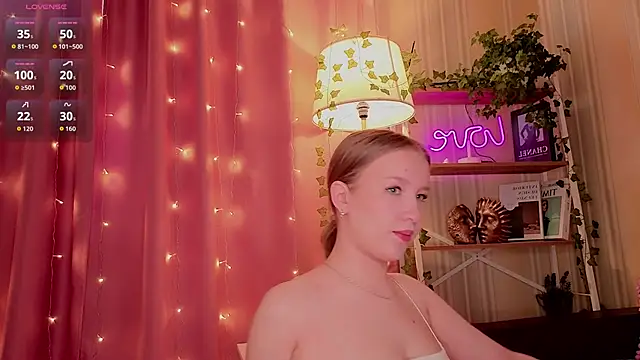 Snapshot of ms_evasweet chatting on 12, 10, 2025 ms evasweet online show from 12, 10, 2025