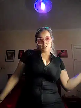 Snapshot of DesireSatler chatting on 16, 11, 2025 DesireSatler online show from 16, 11, 2025