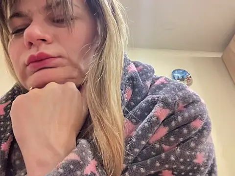 SkyAdelina241 online show from 20, 1, 2025