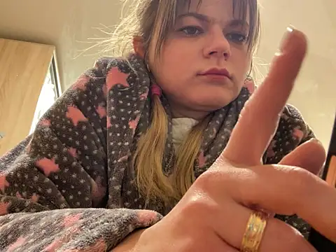 SkyAdelina241 online show from 22, 1, 2025