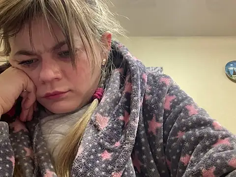 SkyAdelina241 online show from 22, 1, 2025