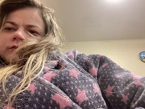 SkyAdelina241 online show from 23, 1, 2025